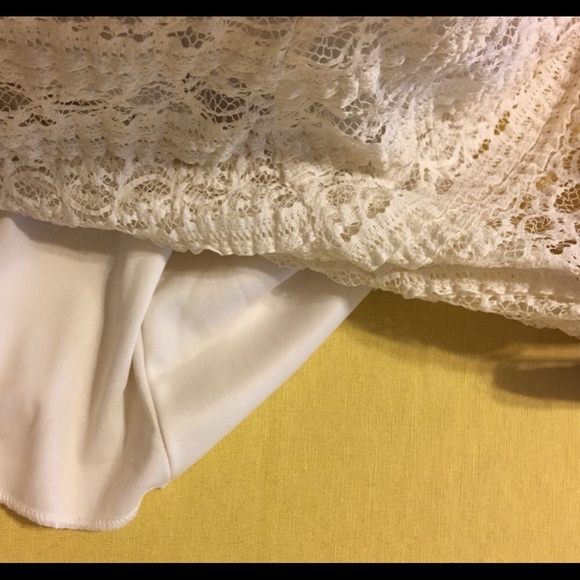 Stretchy Lace Dress - Picture 4 of 4